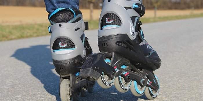 Sortie rollers, patins à roulettes, planches à roulettes, hoverboards